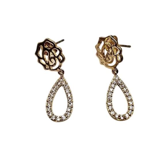 Pierced Floral Teardrop Dangle Earrings R&R Small Surgical Butterfly Gold Tone - Picture 6 of 9